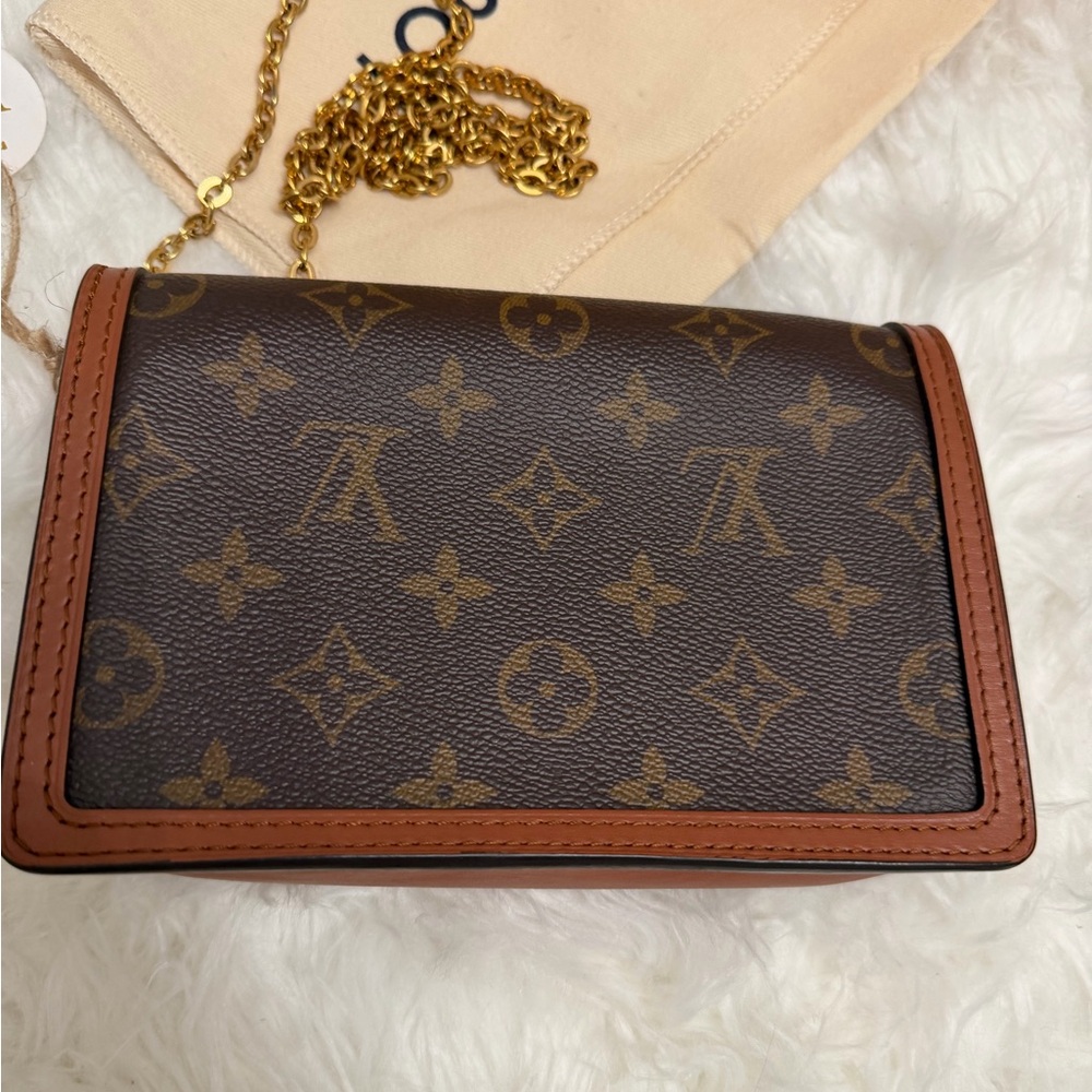 LOUIS VUITTON MONOGRAM DAUPHINE WALLET ON CHAIN BAG - Picture 11 of 14